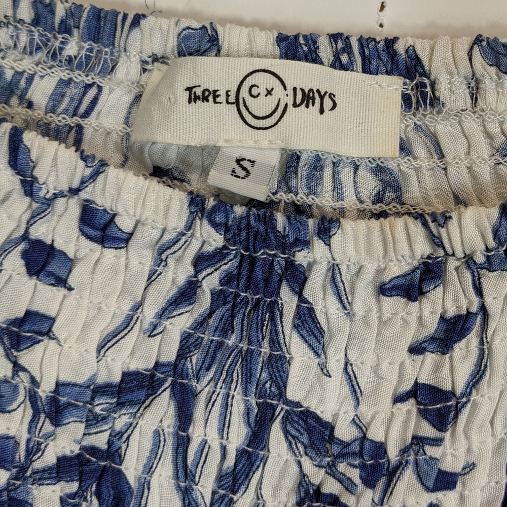 LF Three Days Grace off shoulder crop top - Picture 6 of 8